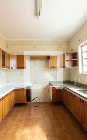 Casa para alugar com 202m², 3 quartos e 2 vagas Casa para alugar com 202m², 3 quartos e 2 vagasCozinha