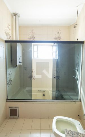 Casa para alugar com 202m², 3 quartos e 2 vagas Casa para alugar com 202m², 3 quartos e 2 vagasBanheiro Suite
