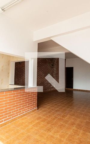 Casa para alugar com 202m², 3 quartos e 2 vagas Casa para alugar com 202m², 3 quartos e 2 vagasSalao de Festa