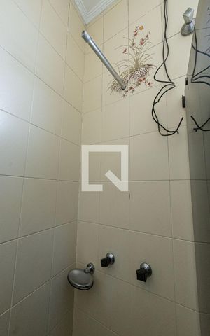 Casa para alugar com 202m², 3 quartos e 2 vagas Casa para alugar com 202m², 3 quartos e 2 vagasBanheiro Social