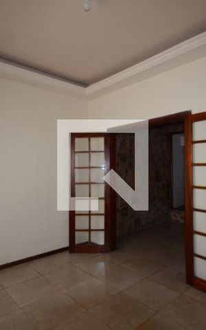 Casa de condomínio para alugar com 180m², 3 quartos e sem vagaSala