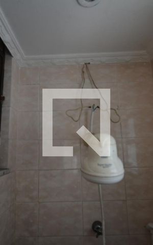 Casa de condomínio para alugar com 180m², 3 quartos e sem vagaBanheiro da Suíte