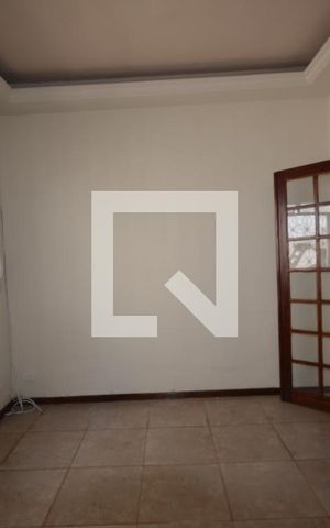 Casa de condomínio para alugar com 180m², 3 quartos e sem vagaSala