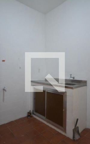 Casa de condomínio para alugar com 180m², 3 quartos e sem vagaÁrea de Serviço