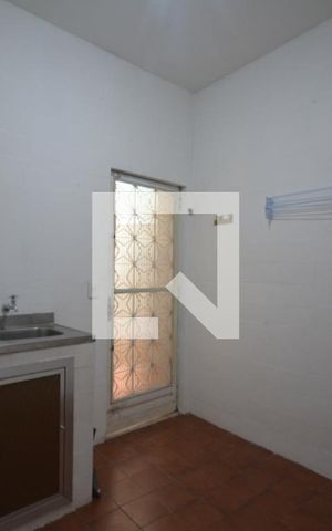 Casa de condomínio para alugar com 180m², 3 quartos e sem vagaÁrea de Serviço