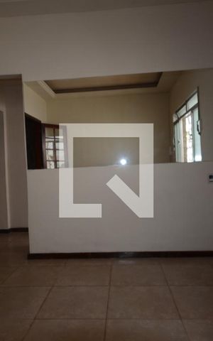 Casa de condomínio para alugar com 180m², 3 quartos e sem vagaSala