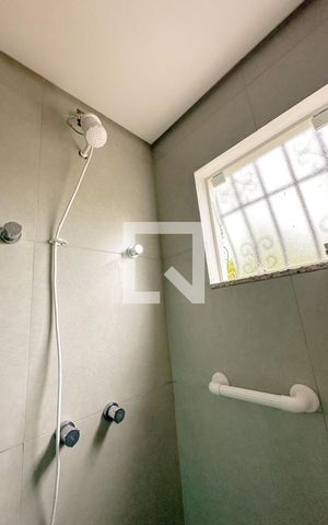 Casa para alugar com 194m², 4 quartos e 1 vagaBanheiro