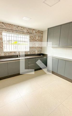 Casa para alugar com 194m², 4 quartos e 1 vagaCozinha