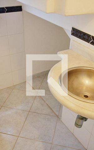 Casa à venda com 180m², 4 quartos e 4 vagas Casa à venda com 180m², 4 quartos e 4 vagasLavabo