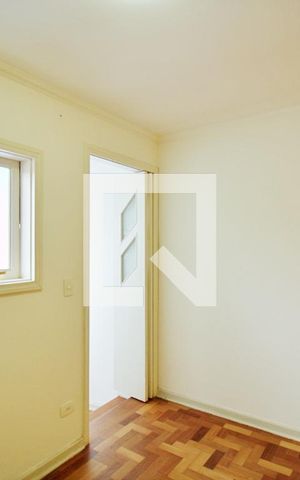 Casa à venda com 180m², 4 quartos e 4 vagas Casa à venda com 180m², 4 quartos e 4 vagasQuarto 4