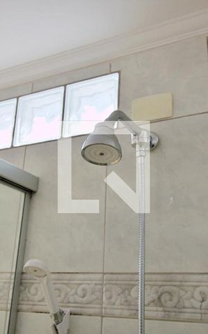 Casa à venda com 180m², 4 quartos e 4 vagas Casa à venda com 180m², 4 quartos e 4 vagasBanheiro da Suíte