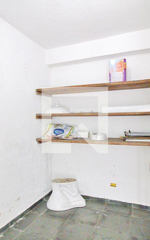 Casa à venda com 180m², 4 quartos e 4 vagas Casa à venda com 180m², 4 quartos e 4 vagasQuarto de Serviço