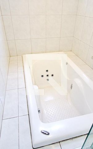 Casa à venda com 180m², 4 quartos e 4 vagas Casa à venda com 180m², 4 quartos e 4 vagasBanheiro da Suíte