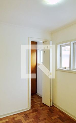 Casa à venda com 180m², 4 quartos e 4 vagas Casa à venda com 180m², 4 quartos e 4 vagasQuarto 4