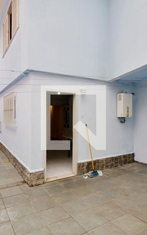 Casa à venda com 180m², 4 quartos e 4 vagas Casa à venda com 180m², 4 quartos e 4 vagasQuintal