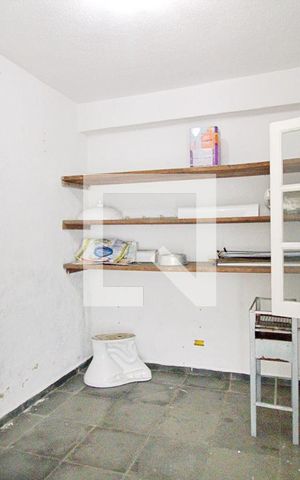 Casa à venda com 180m², 4 quartos e 4 vagas Casa à venda com 180m², 4 quartos e 4 vagasQuarto de Serviço