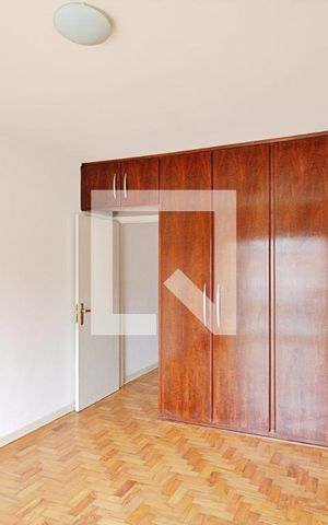 Casa à venda com 180m², 4 quartos e 4 vagas Casa à venda com 180m², 4 quartos e 4 vagasSuíte