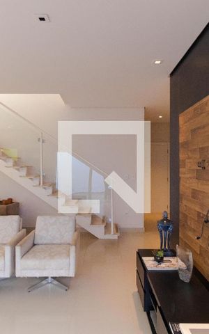Casa de condomínio à venda com 180m², 3 quartos e 2 vagas Casa de condomínio à venda com 180m², 3 quartos e 2 vagasSalas