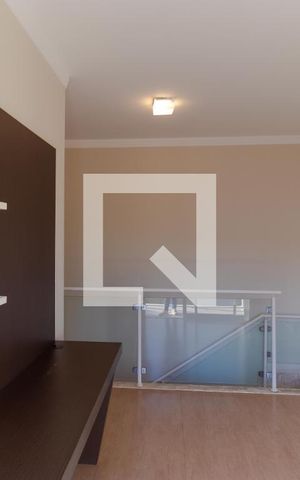 Casa de condomínio à venda com 180m², 3 quartos e 2 vagas Casa de condomínio à venda com 180m², 3 quartos e 2 vagasEscritório