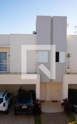 Casa de condomínio à venda com 180m², 3 quartos e 2 vagas Casa de condomínio à venda com 180m², 3 quartos e 2 vagasVista da Sacada do Escritório