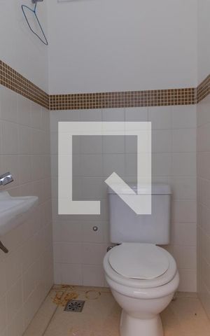 Casa de condomínio à venda com 180m², 3 quartos e 2 vagas Casa de condomínio à venda com 180m², 3 quartos e 2 vagaslavabo 02