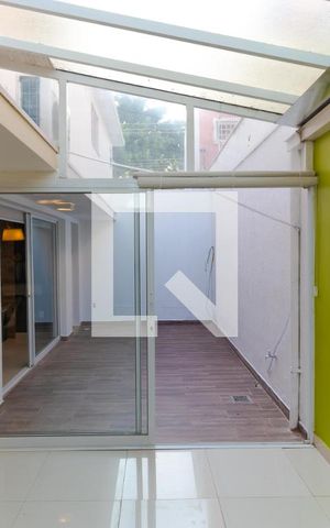 Casa de condomínio à venda com 180m², 3 quartos e 2 vagas Casa de condomínio à venda com 180m², 3 quartos e 2 vagasSalas