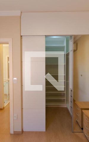 Casa de condomínio à venda com 180m², 3 quartos e 2 vagas Casa de condomínio à venda com 180m², 3 quartos e 2 vagasSuíte