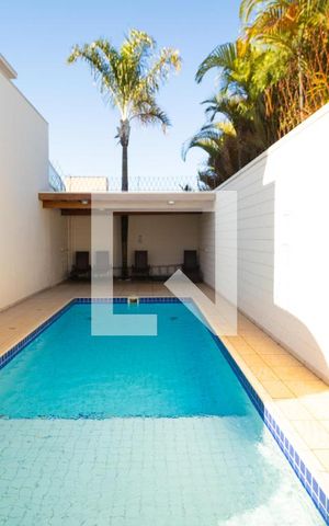Casa de condomínio à venda com 180m², 3 quartos e 2 vagas Casa de condomínio à venda com 180m², 3 quartos e 2 vagasÁrea comum - Piscina