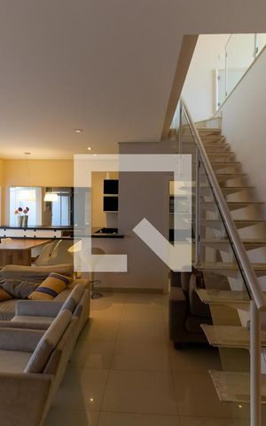 Casa de condomínio à venda com 180m², 3 quartos e 2 vagas Casa de condomínio à venda com 180m², 3 quartos e 2 vagasSalas