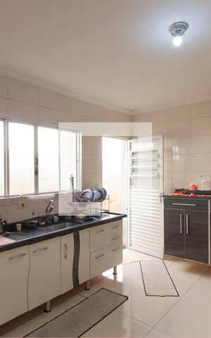 Casa à venda com 180m², 3 quartos e 3 vagas Casa à venda com 180m², 3 quartos e 3 vagasCozinha