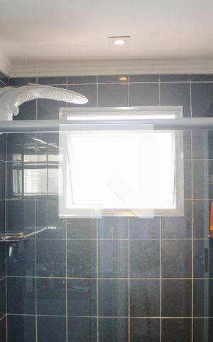 Apartamento para alugar com 140m², 3 quartos e 1 vaga Apartamento para alugar com 140m², 3 quartos e 1 vagaBanheiro da Suíte