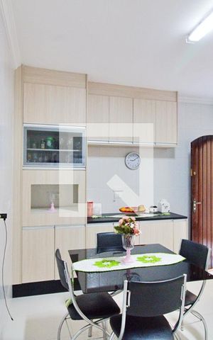 Casa à venda com 332m², 3 quartos e 4 vagas Casa à venda com 332m², 3 quartos e 4 vagasCozinha