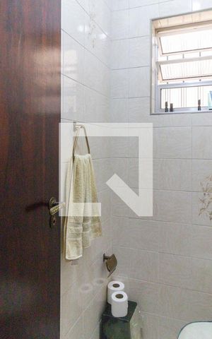 Casa à venda com 350m², 3 quartos e 2 vagas Casa à venda com 350m², 3 quartos e 2 vagasLavabo