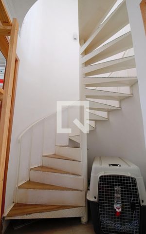 Apartamento à venda com 58m², 1 quarto e 1 vaga Apartamento à venda com 58m², 1 quarto e 1 vagaEscada