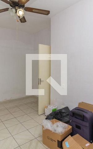 Casa à venda com 247m², 5 quartos e 2 vagas Casa à venda com 247m², 5 quartos e 2 vagasQuarto