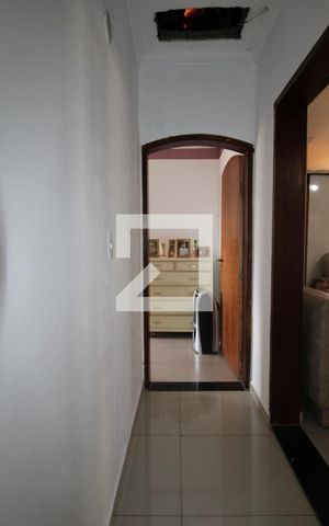 Casa à venda com 390m², 4 quartos e 3 vagasCorredor (pavimento superior)