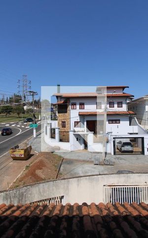 Casa à venda com 390m², 4 quartos e 3 vagasVista do Quarto e do Banheiro do Quarto 2 (suíte)