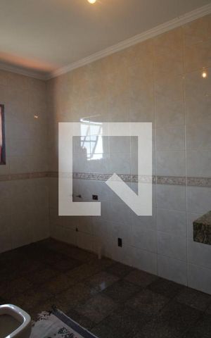 Casa à venda com 390m², 4 quartos e 3 vagasBanheiro do Quarto 4 (suíte)