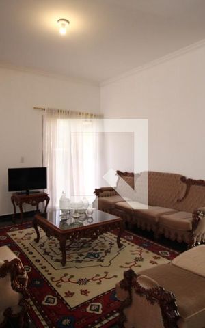 Casa à venda com 390m², 4 quartos e 3 vagasSala