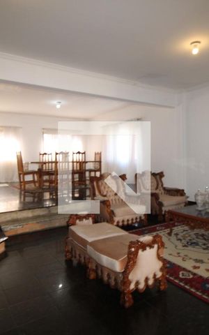Casa à venda com 390m², 4 quartos e 3 vagasSala