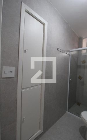 Apartamento para alugar com 120m², 2 quartos e sem vagaBanheiro