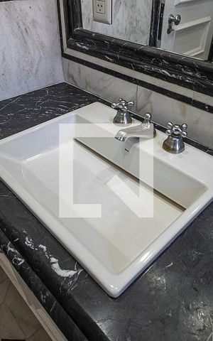 Apartamento à venda com 394m², 4 quartos e 5 vagas Apartamento à venda com 394m², 4 quartos e 5 vagasSuíte 3 - Banheiro