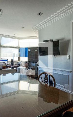 Apartamento à venda com 394m², 4 quartos e 5 vagas Apartamento à venda com 394m², 4 quartos e 5 vagasSala de Almoço