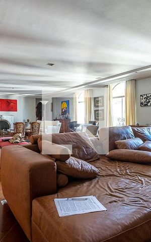 Apartamento à venda com 394m², 4 quartos e 5 vagas Apartamento à venda com 394m², 4 quartos e 5 vagasSala