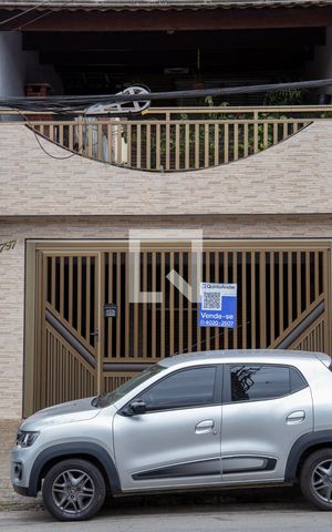 Casa à venda com 180m², 3 quartos e 2 vagasFachada