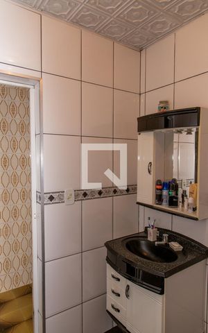 Casa à venda com 180m², 3 quartos e 2 vagasBanheiro 2