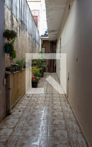 Casa à venda com 180m², 3 quartos e 2 vagasCorredor