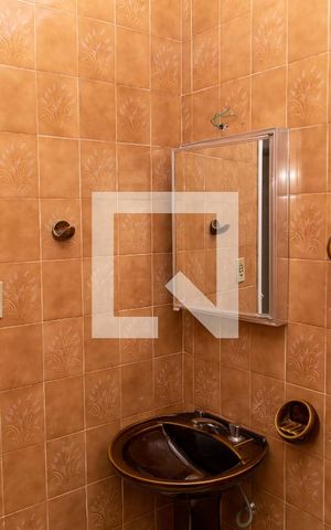 Casa à venda com 180m², 3 quartos e 2 vagasBanheiro 1