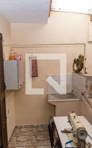 Casa à venda com 180m², 3 quartos e 2 vagasÁrea de Serviço
