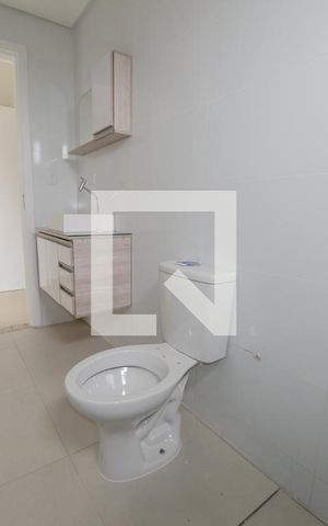 Apartamento para alugar com 78m², 2 quartos e 1 vaga Apartamento para alugar com 78m², 2 quartos e 1 vagaBanheiro da suíte